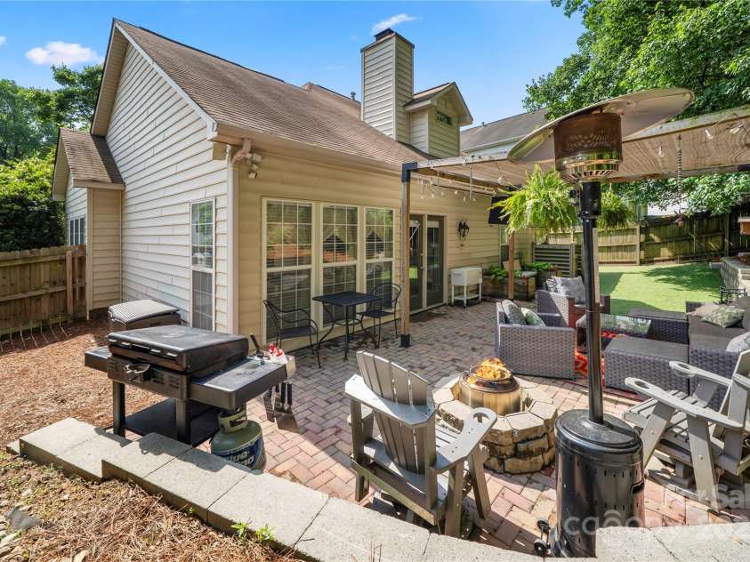 5818 Downfield Wood Drive, Charlotte, NC 28269.  MLS# CAR4253410, YatesRealty ID 13197. 