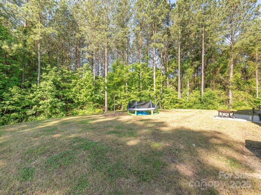 11010 Redcoat Hill Lane, Huntersville, NC 28078.  MLS# CAR4248832, YatesRealty ID 13198. Backyard
