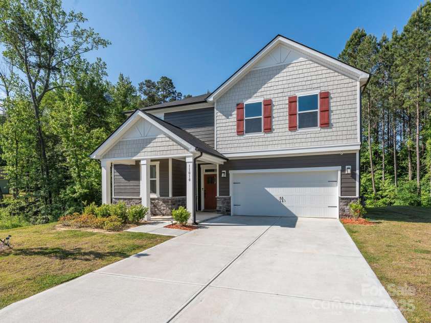 11010 Redcoat Hill Lane, Huntersville, NC 28078.  MLS# CAR4248832, YatesRealty ID 13198. Front Exterior