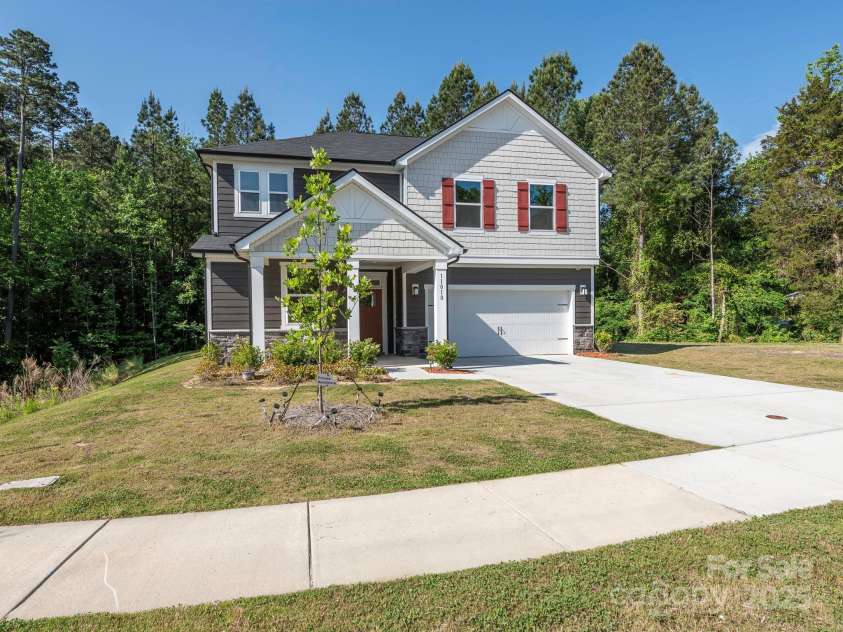 11010 Redcoat Hill Lane, Huntersville, NC 28078.  MLS# CAR4248832, YatesRealty ID 13198. Front Exterior
