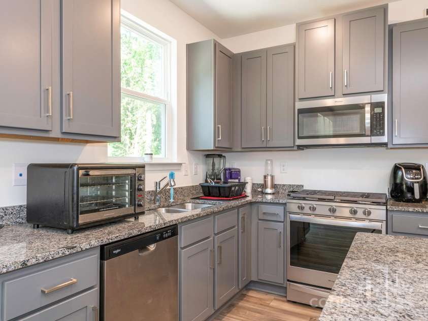 11010 Redcoat Hill Lane, Huntersville, NC 28078.  MLS# CAR4248832, YatesRealty ID 13198. Kitchen