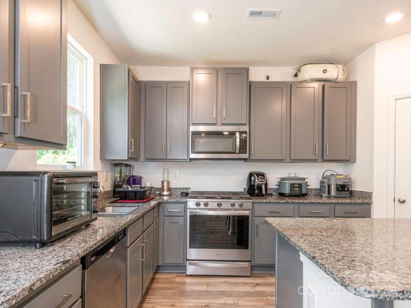 11010 Redcoat Hill Lane, Huntersville, NC 28078.  MLS# CAR4248832, YatesRealty ID 13198. Kitchen