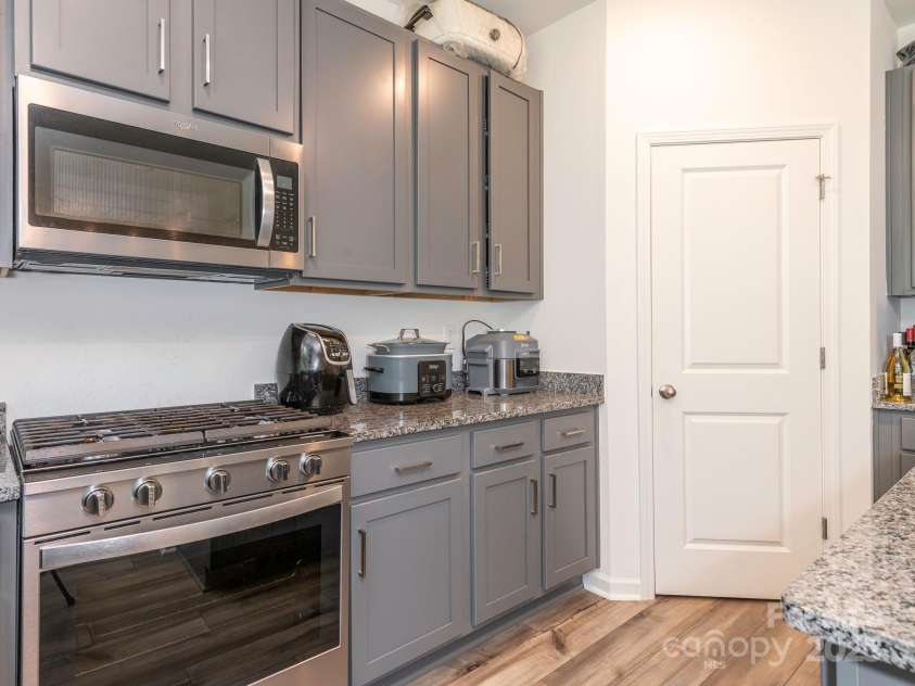 11010 Redcoat Hill Lane, Huntersville, NC 28078.  MLS# CAR4248832, YatesRealty ID 13198. Kitchen