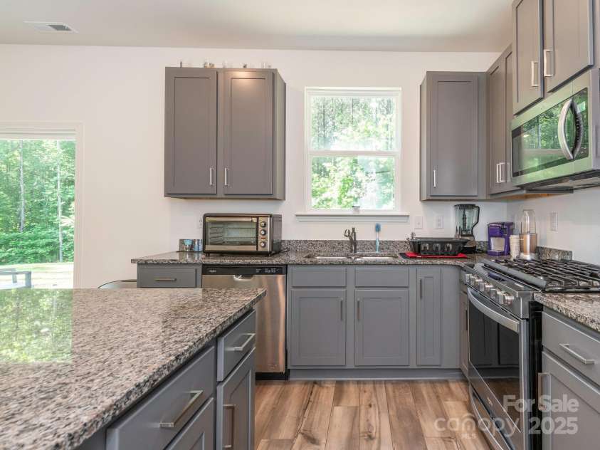 11010 Redcoat Hill Lane, Huntersville, NC 28078.  MLS# CAR4248832, YatesRealty ID 13198. Kitchen