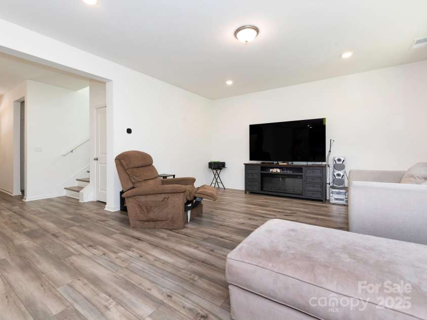 11010 Redcoat Hill Lane, Huntersville, NC 28078.  MLS# CAR4248832, YatesRealty ID 13198. Living Room