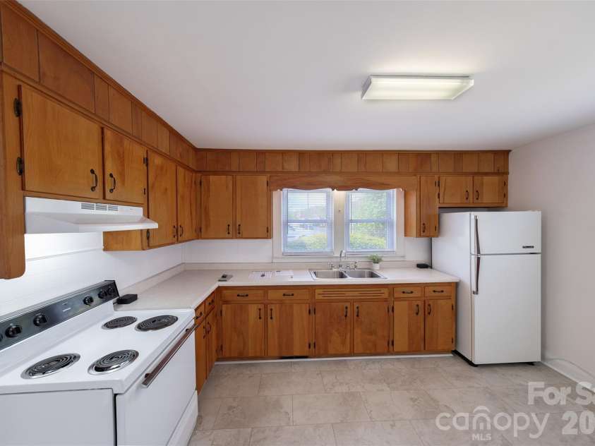 166 Spruce Street, Canton, NC 28716.  MLS# CAR4370181, YatesRealty ID 13198. 