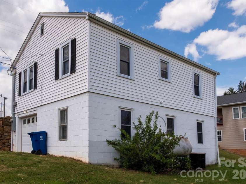 166 Spruce Street, Canton, NC 28716.  MLS# CAR4370181, YatesRealty ID 13198. 