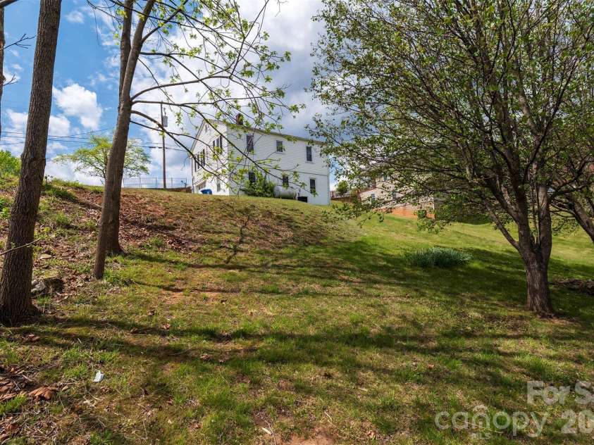 166 Spruce Street, Canton, NC 28716.  MLS# CAR4370181, YatesRealty ID 13198. 