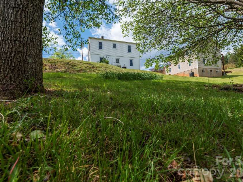 166 Spruce Street, Canton, NC 28716.  MLS# CAR4370181, YatesRealty ID 13198. 