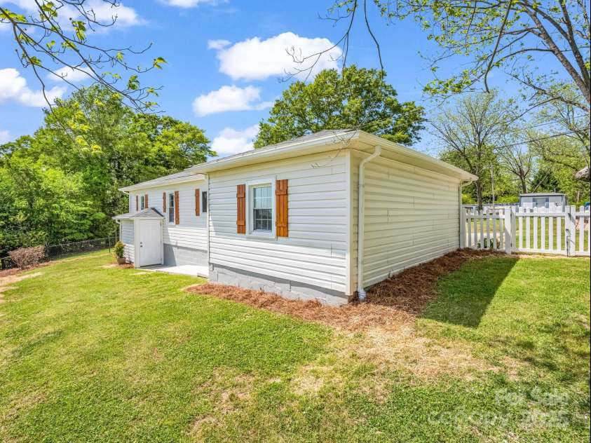 411 Sycamore Street, Lincolnton, NC 28092.  MLS# CAR4257248, YatesRealty ID 13199. Back