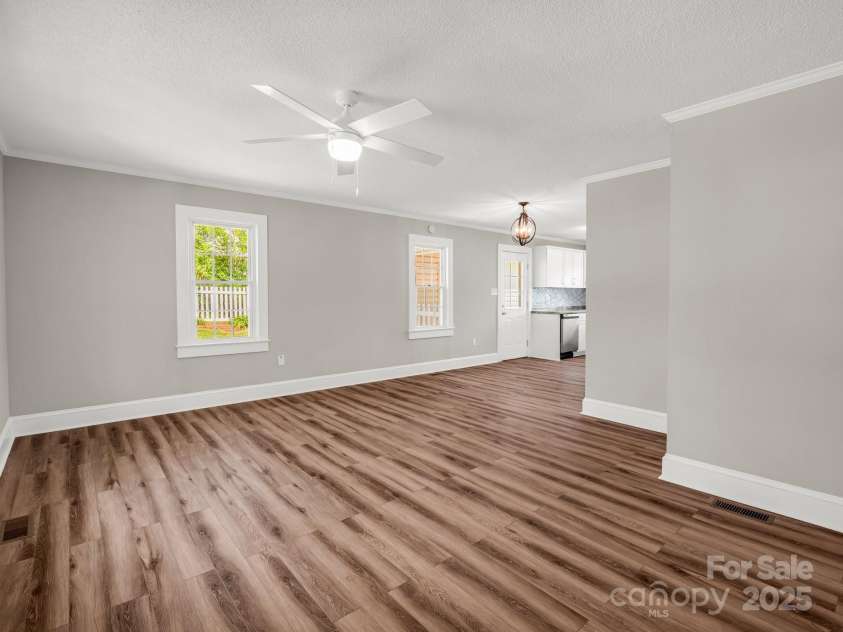 411 Sycamore Street, Lincolnton, NC 28092.  MLS# CAR4257248, YatesRealty ID 13199. LR