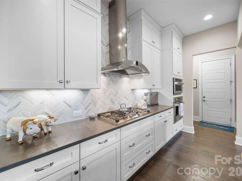 5926 Tindall Park Drive, Charlotte, NC 28210.  MLS# CAR4345108, YatesRealty ID 13199. 