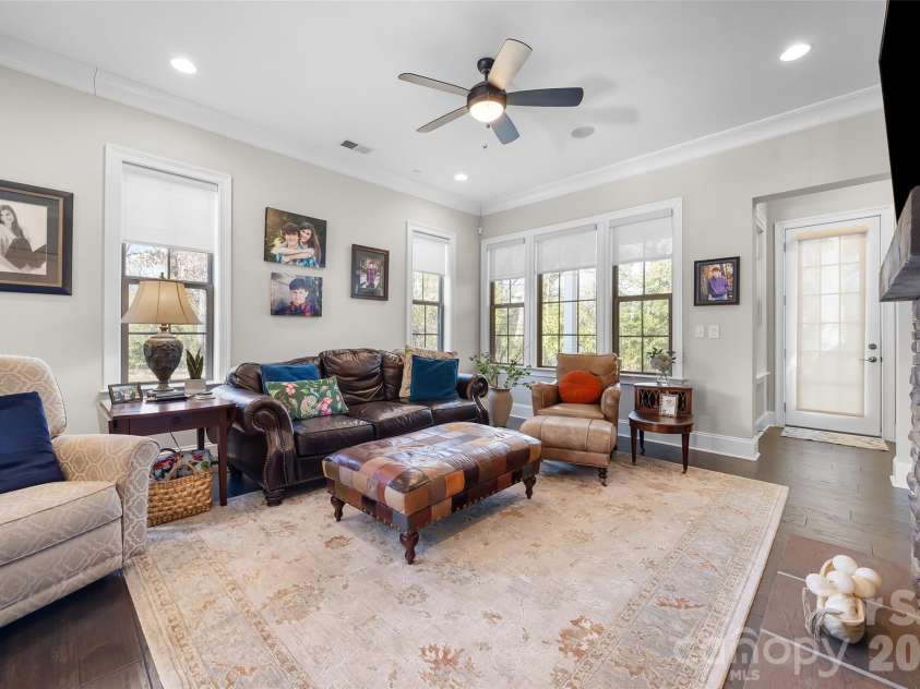 5926 Tindall Park Drive, Charlotte, NC 28210.  MLS# CAR4345108, YatesRealty ID 13199. 