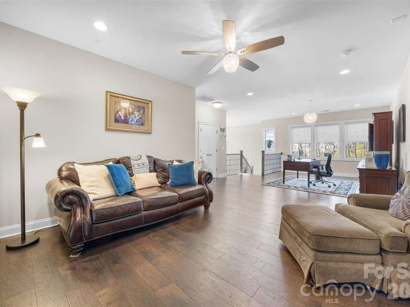 5926 Tindall Park Drive, Charlotte, NC 28210.  MLS# CAR4345108, YatesRealty ID 13199. 