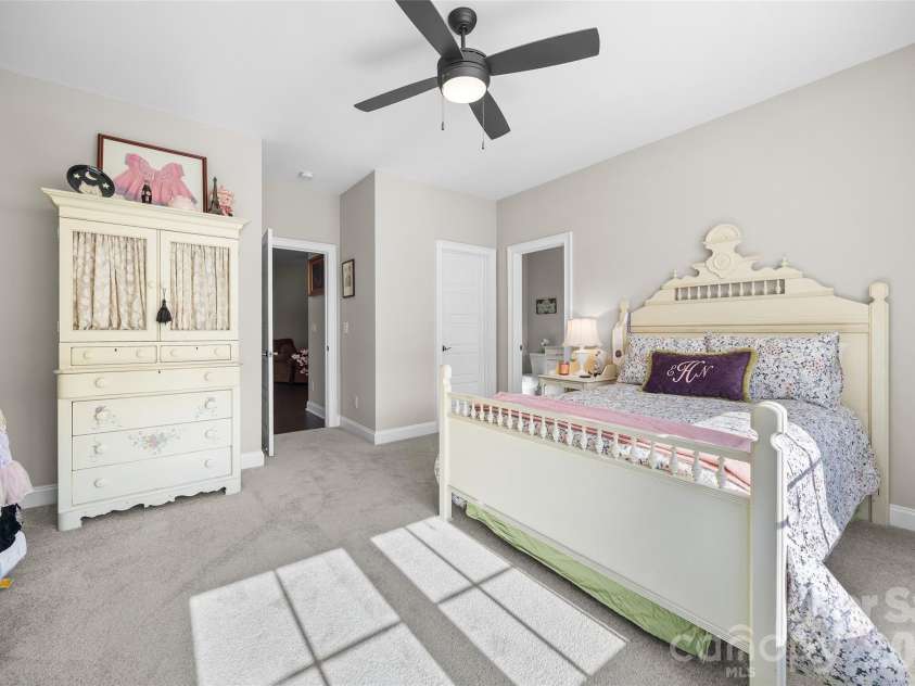 5926 Tindall Park Drive, Charlotte, NC 28210.  MLS# CAR4345108, YatesRealty ID 13199. 