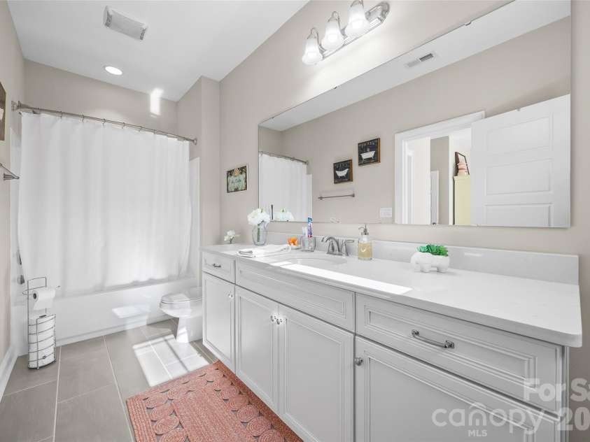 5926 Tindall Park Drive, Charlotte, NC 28210.  MLS# CAR4345108, YatesRealty ID 13199. 