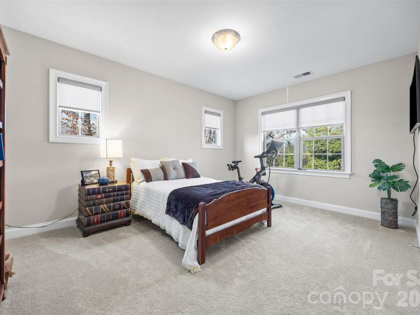 5926 Tindall Park Drive, Charlotte, NC 28210.  MLS# CAR4345108, YatesRealty ID 13199. 