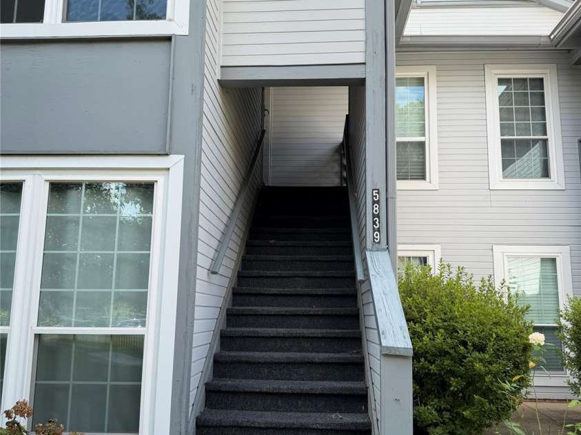 5839 Harris Grove Lane, Charlotte, NC 28212.  MLS# CAR4406071, YatesRealty ID 1320. 