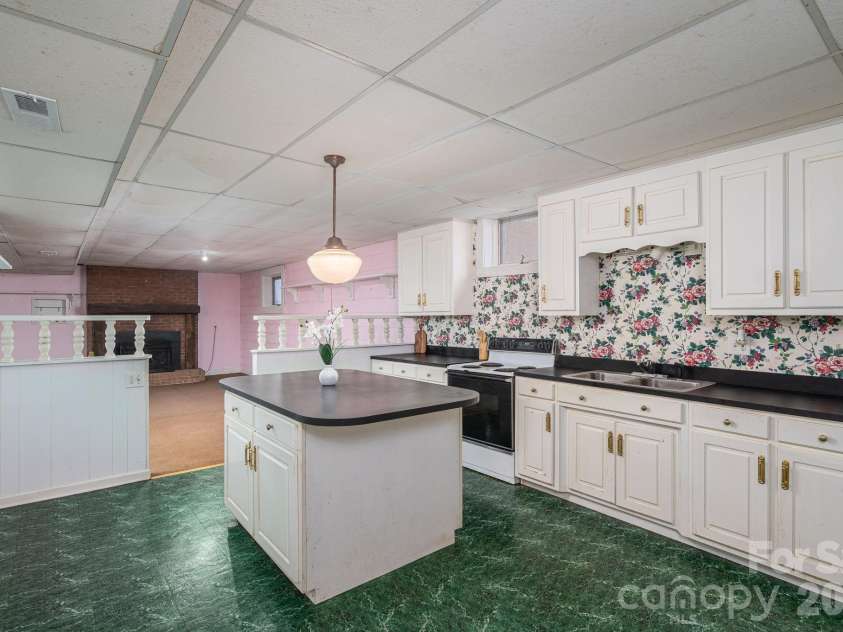 221 Lee Black Road, Cherryville, NC 28021.  MLS# CAR4350186, YatesRealty ID 13200. 