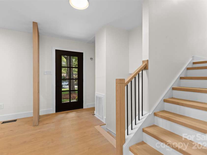 509 Selkirk Place, Charlotte, NC 28270.  MLS# CAR4307082, YatesRealty ID 13200. 