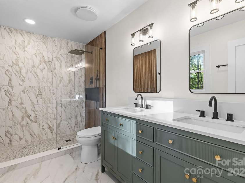 509 Selkirk Place, Charlotte, NC 28270.  MLS# CAR4307082, YatesRealty ID 13200. 