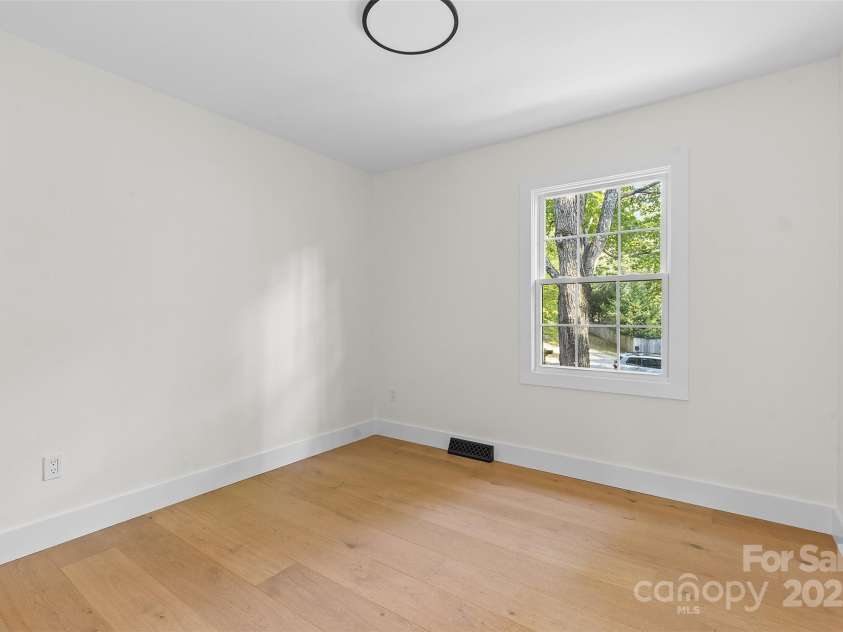 509 Selkirk Place, Charlotte, NC 28270.  MLS# CAR4307082, YatesRealty ID 13200. 