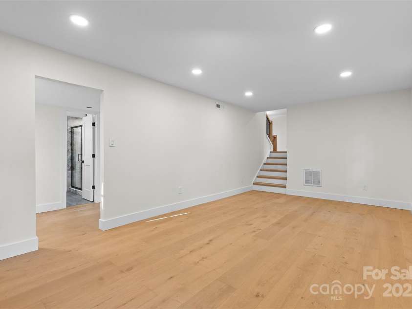 509 Selkirk Place, Charlotte, NC 28270.  MLS# CAR4307082, YatesRealty ID 13200. 