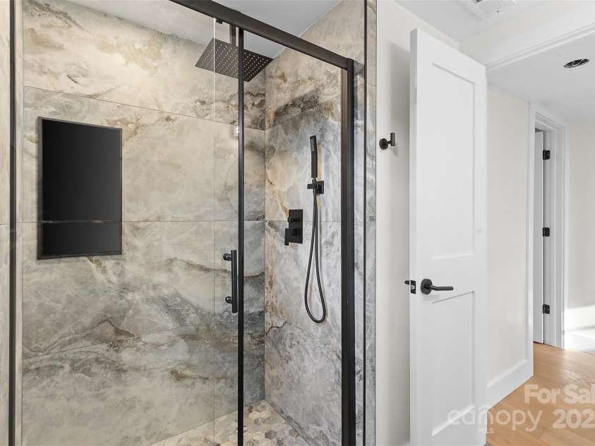 509 Selkirk Place, Charlotte, NC 28270.  MLS# CAR4307082, YatesRealty ID 13200. 