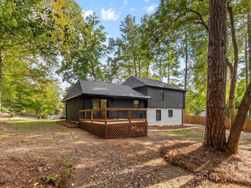 509 Selkirk Place, Charlotte, NC 28270.  MLS# CAR4307082, YatesRealty ID 13200. 