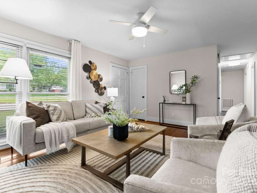 1700 Emerywood Drive, Charlotte, NC 28210.  MLS# CAR4257039, YatesRealty ID 13201. 