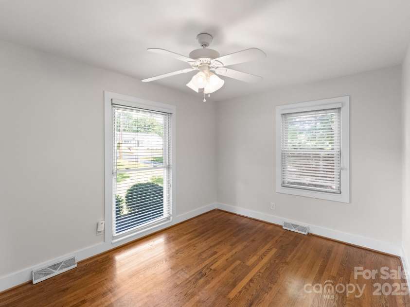 1700 Emerywood Drive, Charlotte, NC 28210.  MLS# CAR4257039, YatesRealty ID 13201. 