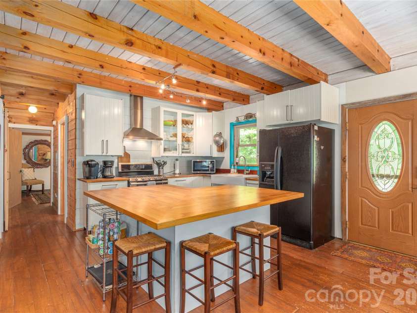 40 Shook Cove Road, Leicester, NC 28748.  MLS# CAR4339815, YatesRealty ID 13201. 
