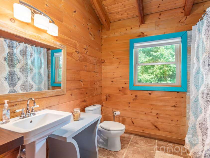 40 Shook Cove Road, Leicester, NC 28748.  MLS# CAR4339815, YatesRealty ID 13201. 
