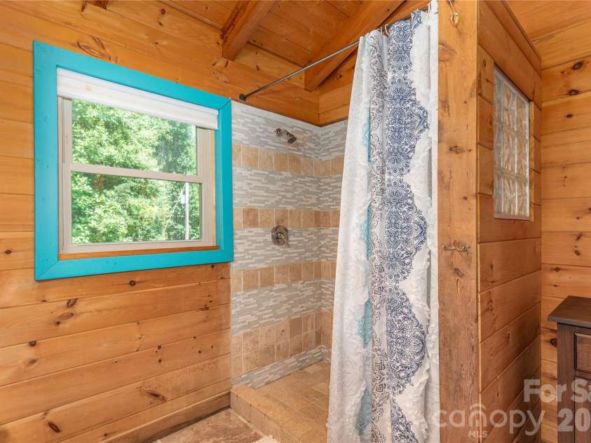 40 Shook Cove Road, Leicester, NC 28748.  MLS# CAR4339815, YatesRealty ID 13201. 