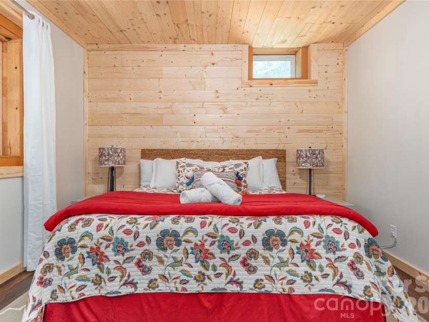 40 Shook Cove Road, Leicester, NC 28748.  MLS# CAR4339815, YatesRealty ID 13201. 