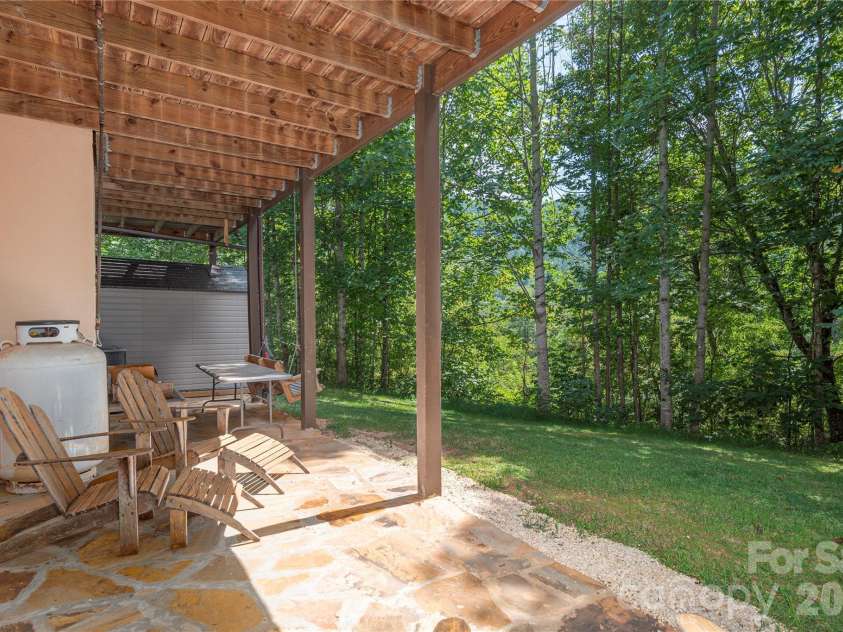 40 Shook Cove Road, Leicester, NC 28748.  MLS# CAR4339815, YatesRealty ID 13201. 