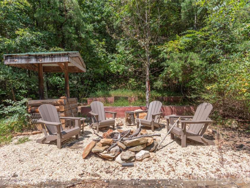 40 Shook Cove Road, Leicester, NC 28748.  MLS# CAR4339815, YatesRealty ID 13201. 