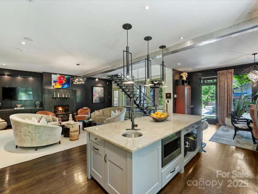 1413 Devon Drive, Charlotte, NC 28209.  MLS# CAR4253248, YatesRealty ID 13202. 
