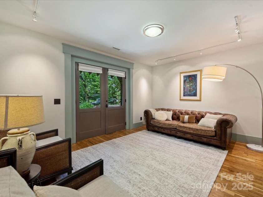 1413 Devon Drive, Charlotte, NC 28209.  MLS# CAR4253248, YatesRealty ID 13202. 