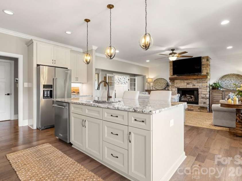 2463 Bridle Court, Lincolnton, NC 28092.  MLS# CAR4370380, YatesRealty ID 13203. 