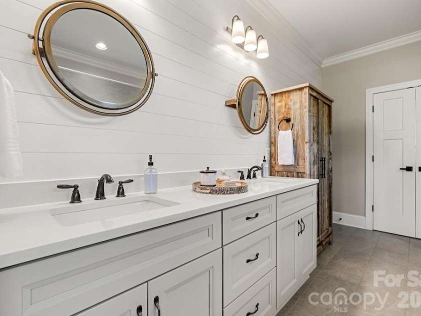 2463 Bridle Court, Lincolnton, NC 28092.  MLS# CAR4370380, YatesRealty ID 13203. 