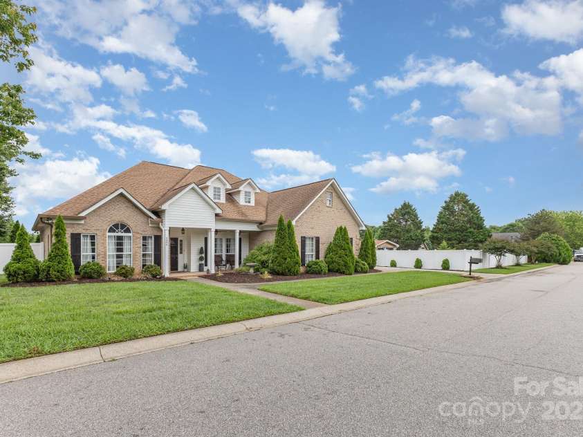 4406 Atkinson Way, Monroe, NC 28110.  MLS# CAR4259044, YatesRealty ID 13203. 