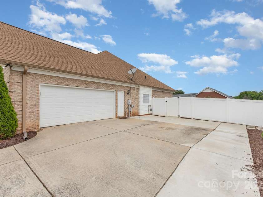 4406 Atkinson Way, Monroe, NC 28110.  MLS# CAR4259044, YatesRealty ID 13203. 
