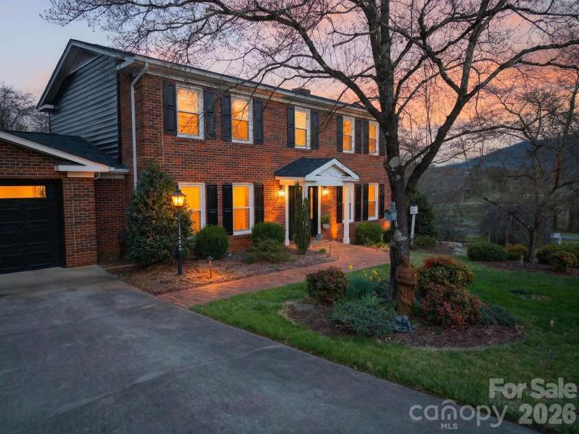885 Beverly Circle, Lenoir, NC 28645.  MLS# CAR4361813, YatesRealty ID 13204. 