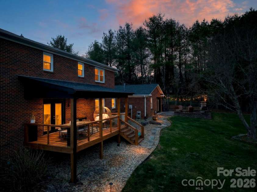 885 Beverly Circle, Lenoir, NC 28645.  MLS# CAR4361813, YatesRealty ID 13204. 