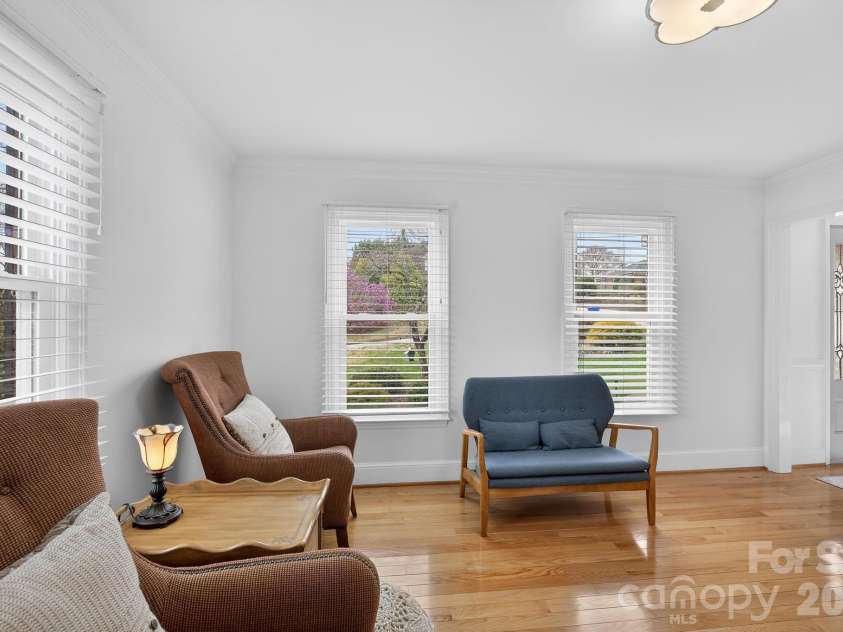 885 Beverly Circle, Lenoir, NC 28645.  MLS# CAR4361813, YatesRealty ID 13204. 