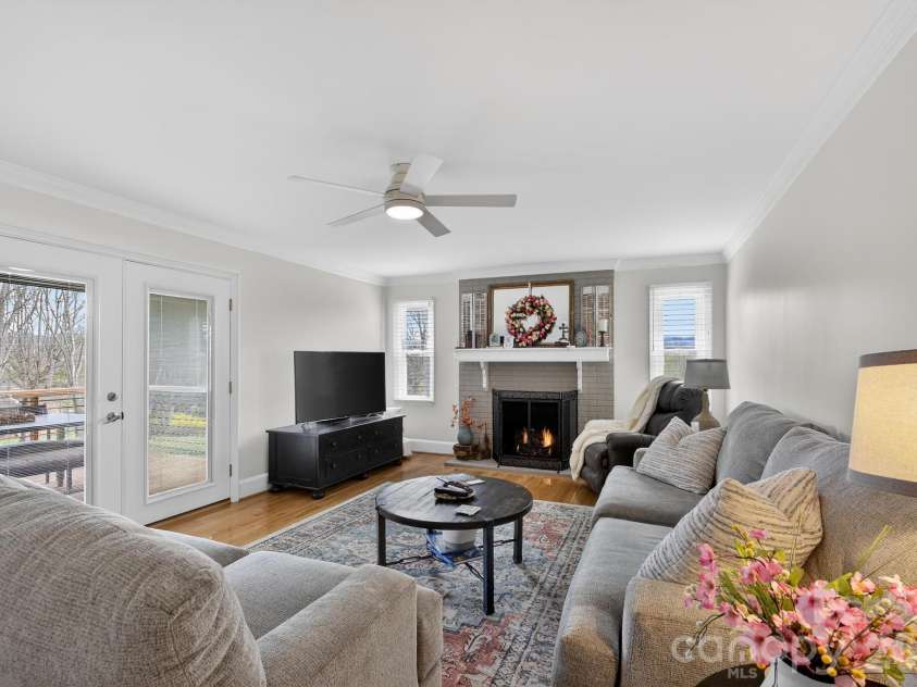 885 Beverly Circle, Lenoir, NC 28645.  MLS# CAR4361813, YatesRealty ID 13204. 