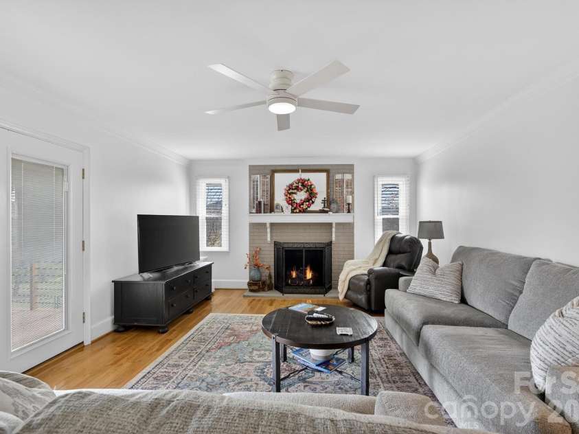 885 Beverly Circle, Lenoir, NC 28645.  MLS# CAR4361813, YatesRealty ID 13204. 