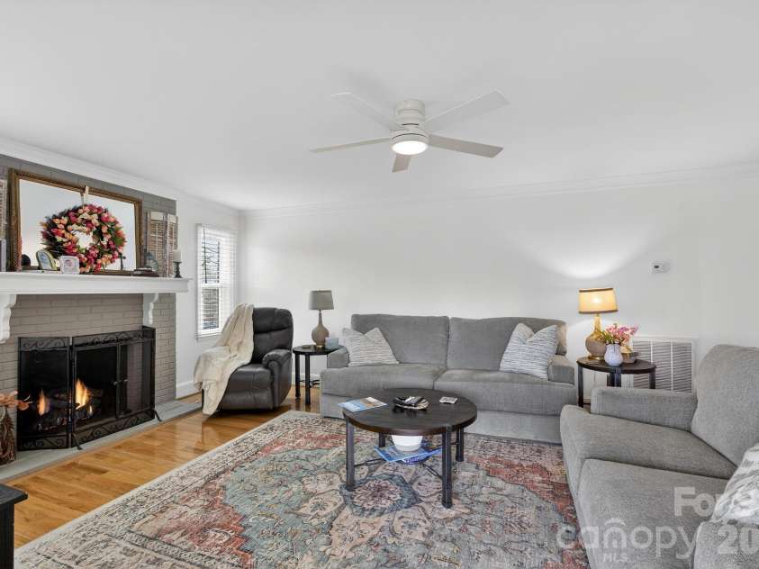 885 Beverly Circle, Lenoir, NC 28645.  MLS# CAR4361813, YatesRealty ID 13204. 