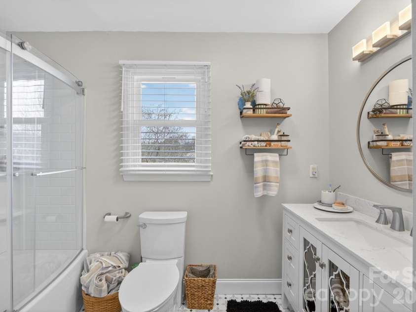 885 Beverly Circle, Lenoir, NC 28645.  MLS# CAR4361813, YatesRealty ID 13204. 